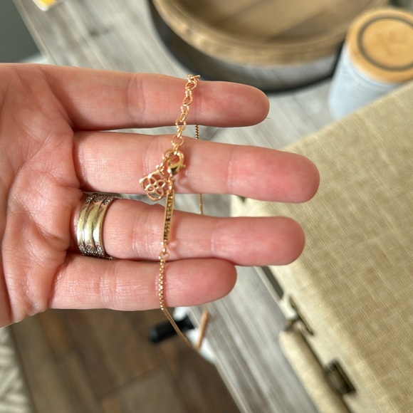 Kendra Scott Pink Bar Necklace - Picture 2 of 3